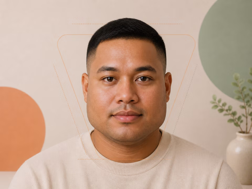 Adult portrait illustrating the triangle face shape